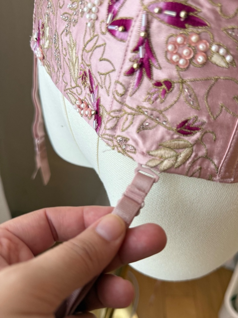 Vintage Y2K Beaded Fredericks of Hollywood Corset - Picture 10 of 11